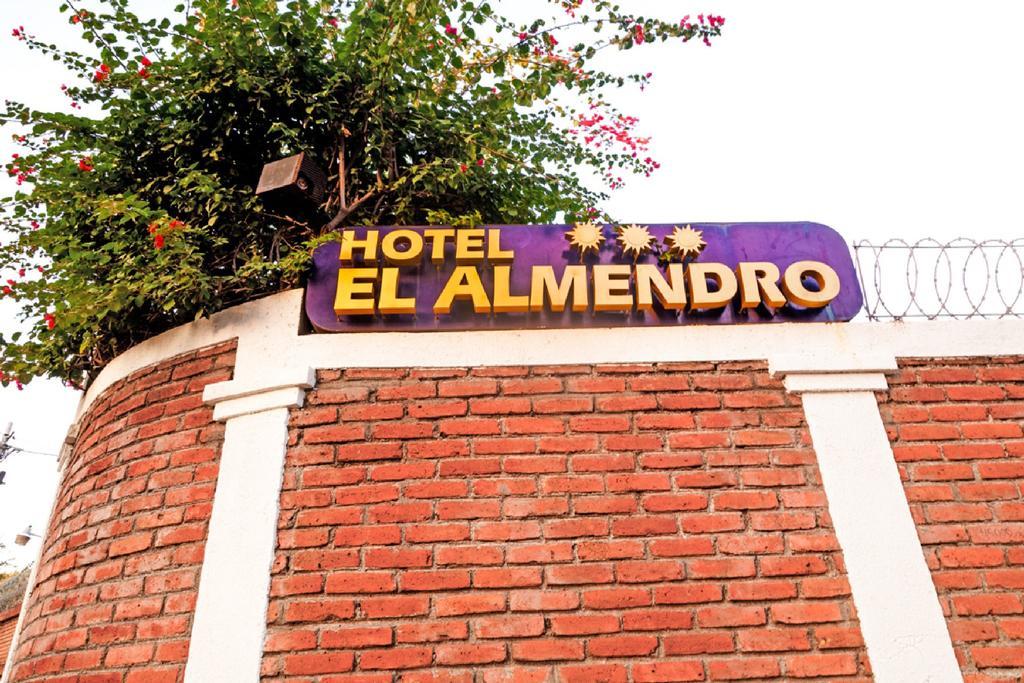 Hotel El Almendro Манагуа Экстерьер фото