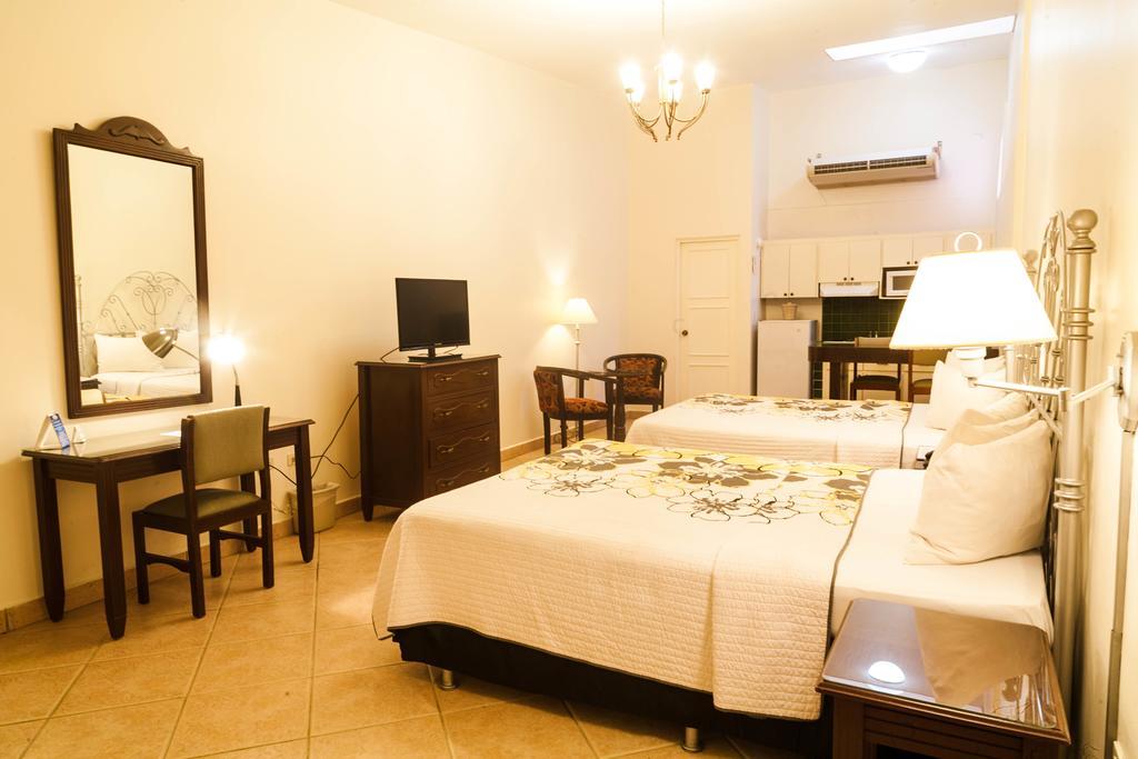 Hotel El Almendro Манагуа Экстерьер фото