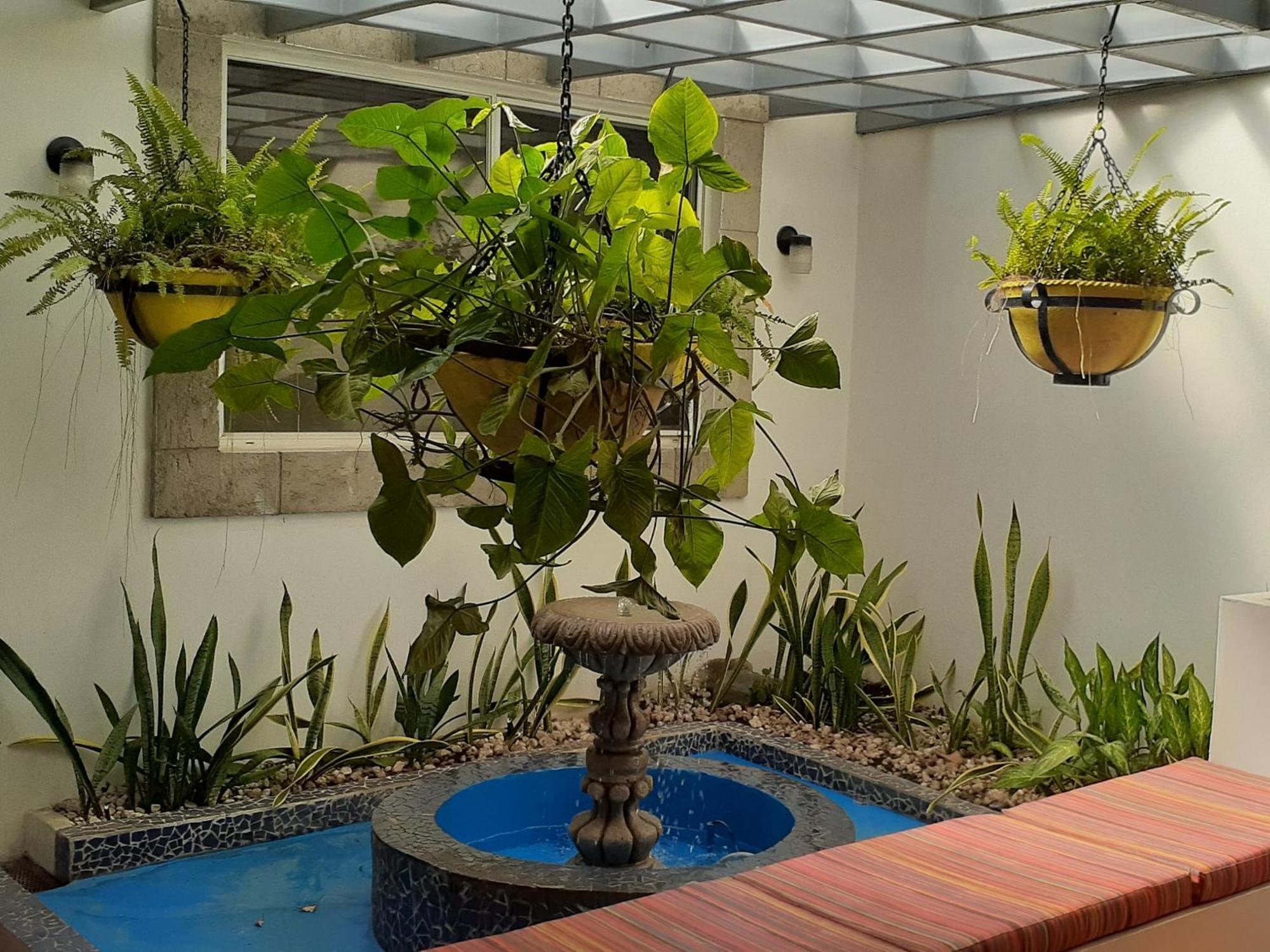 Hotel El Almendro Манагуа Экстерьер фото