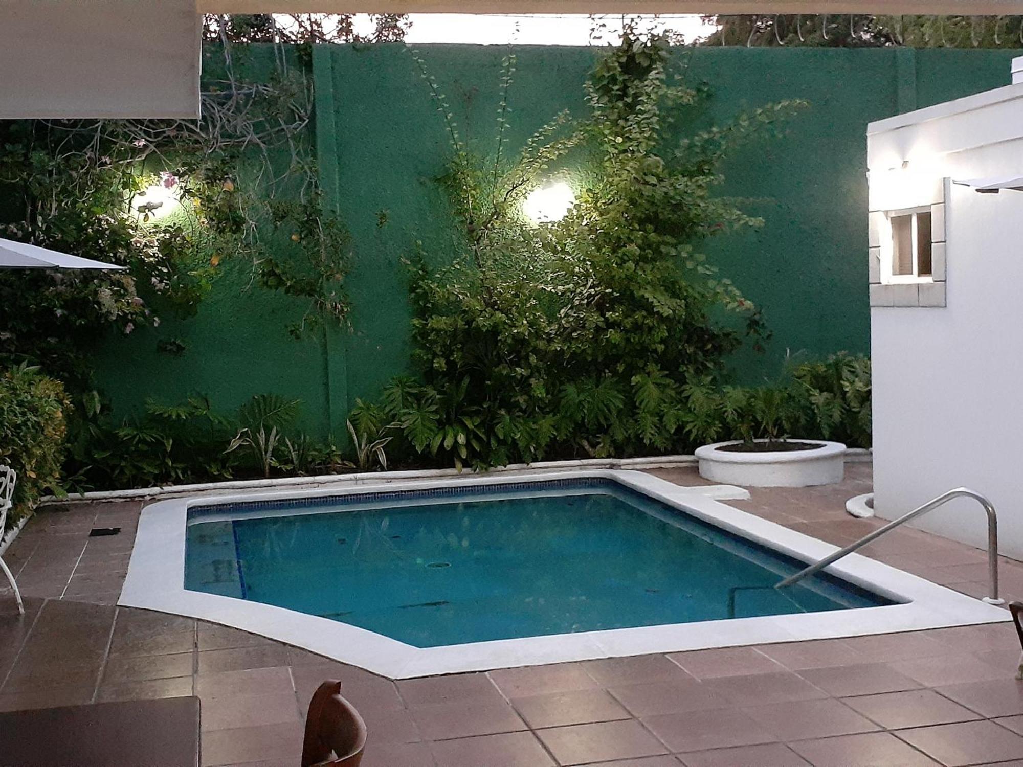 Hotel El Almendro Манагуа Экстерьер фото