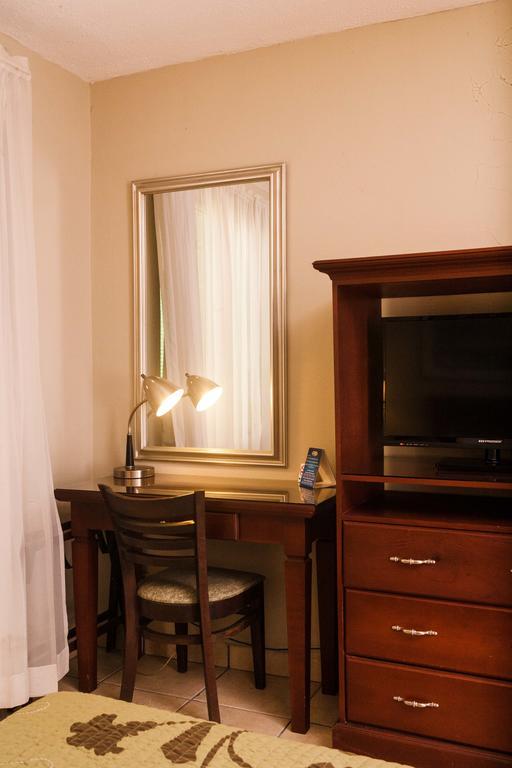 Hotel El Almendro Манагуа Экстерьер фото