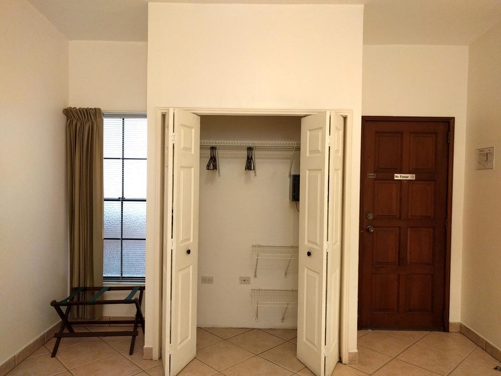 Hotel El Almendro Манагуа Экстерьер фото