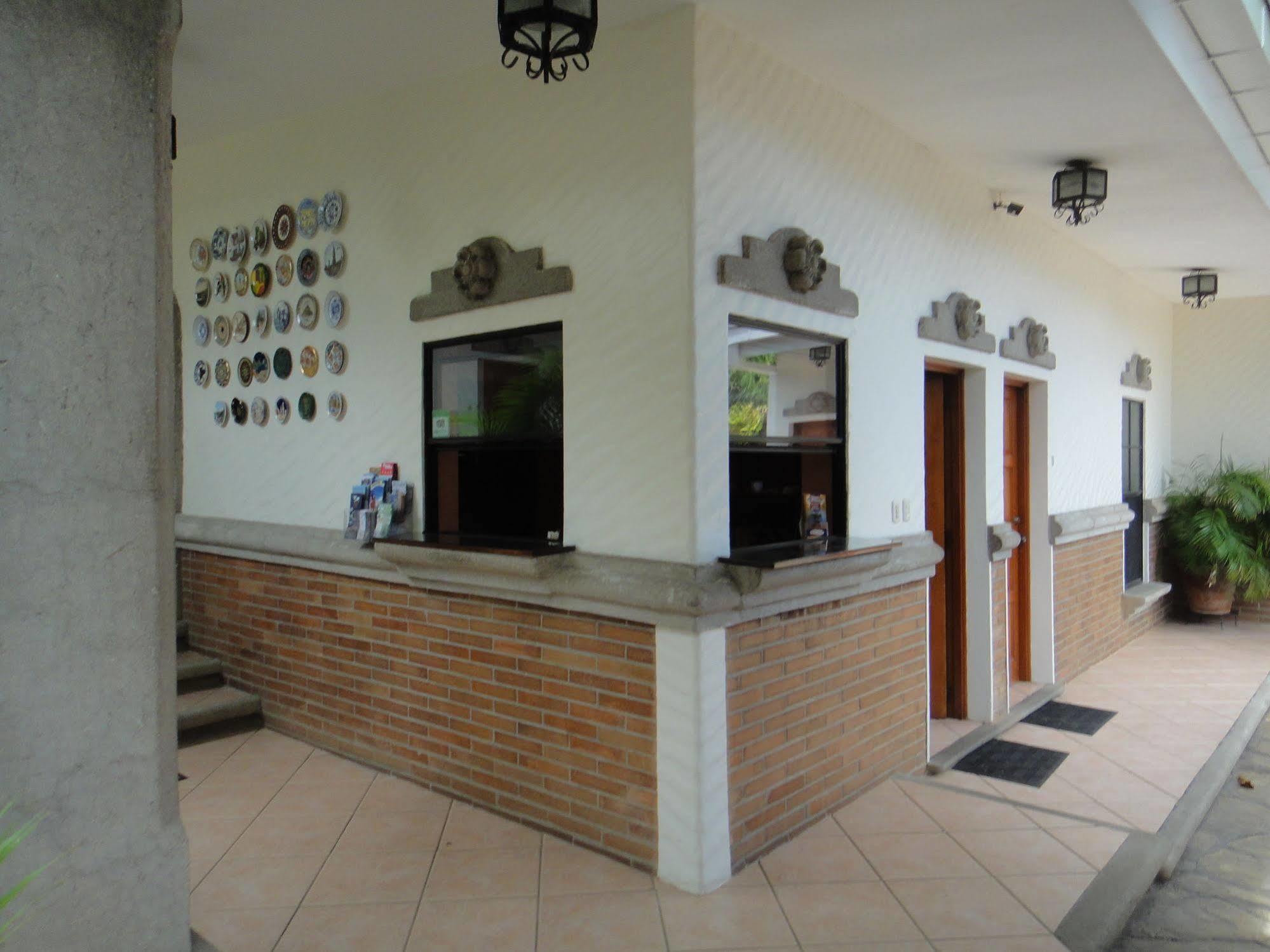 Hotel El Almendro Манагуа Экстерьер фото