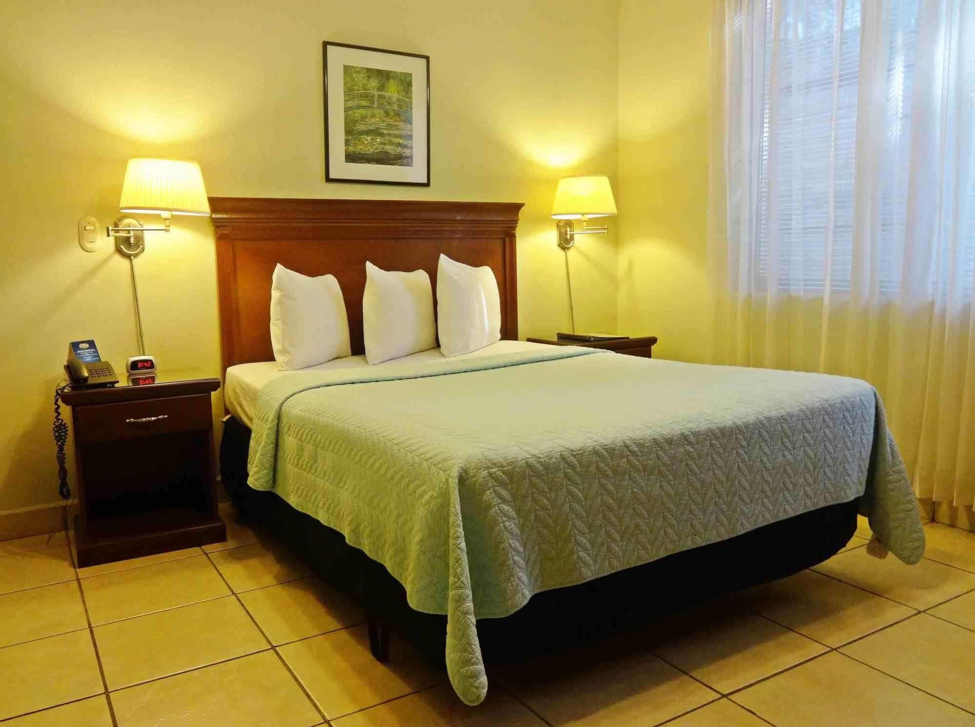 Hotel El Almendro Манагуа Экстерьер фото