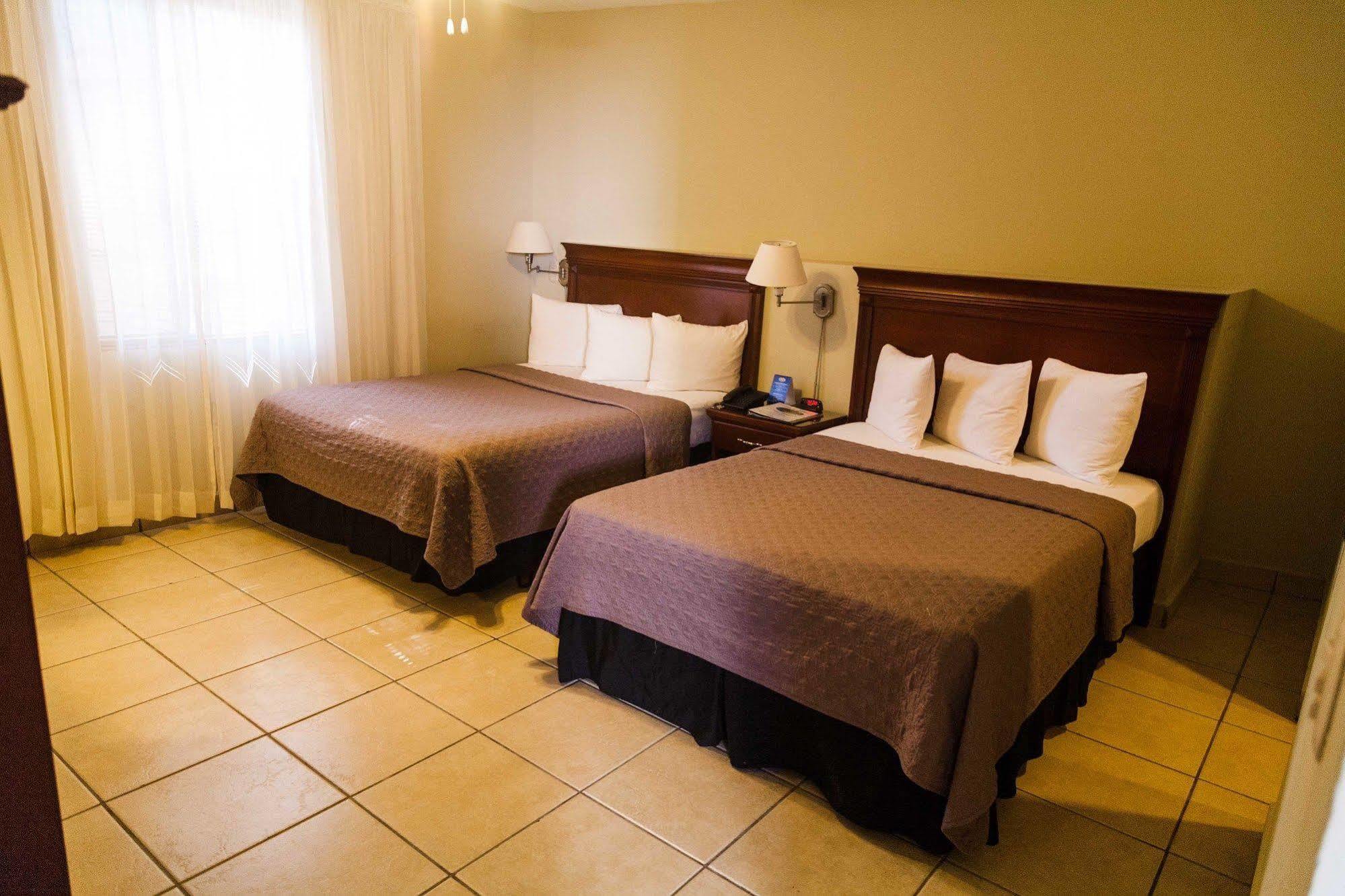 Hotel El Almendro Манагуа Экстерьер фото