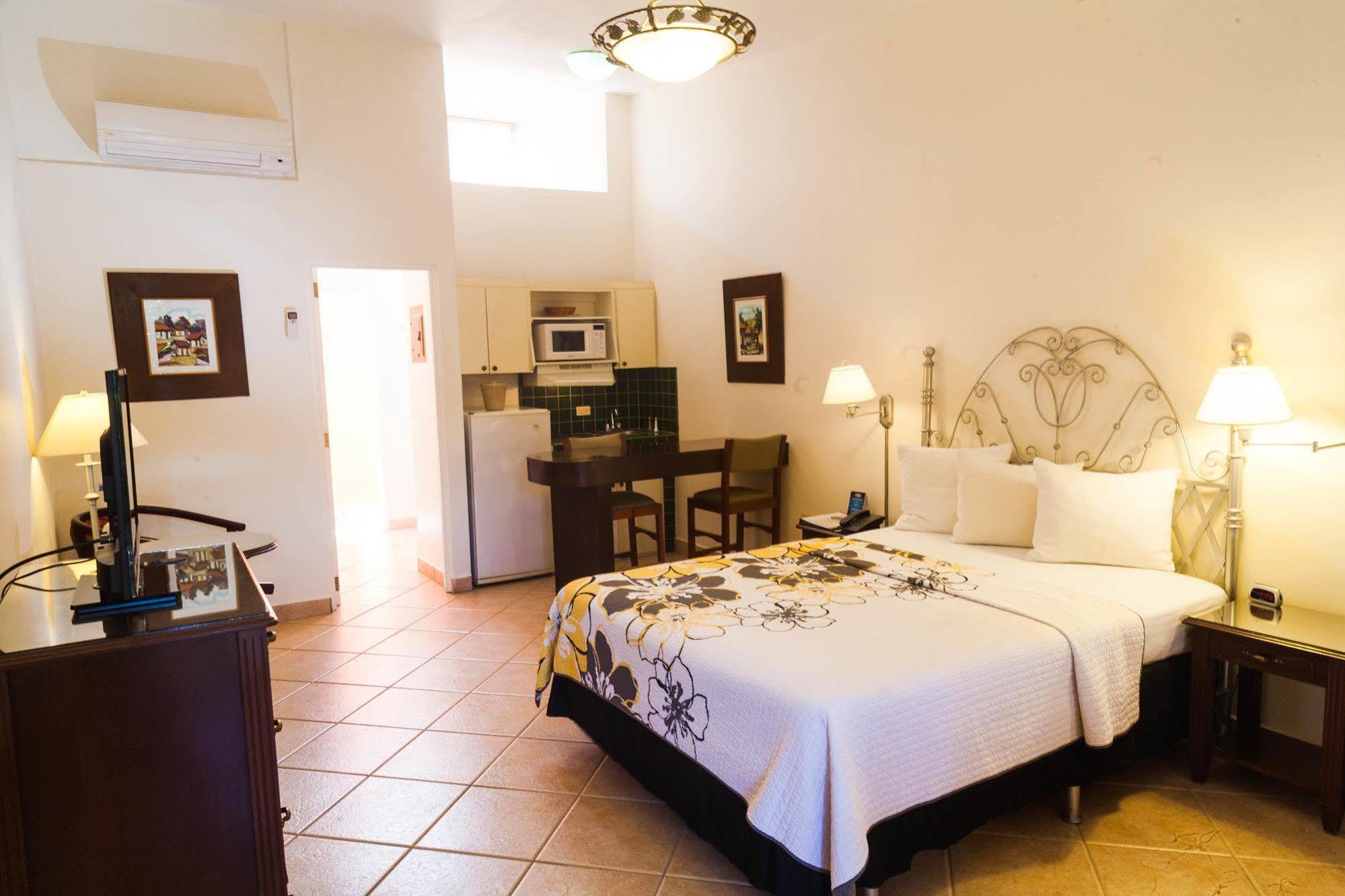 Hotel El Almendro Манагуа Экстерьер фото