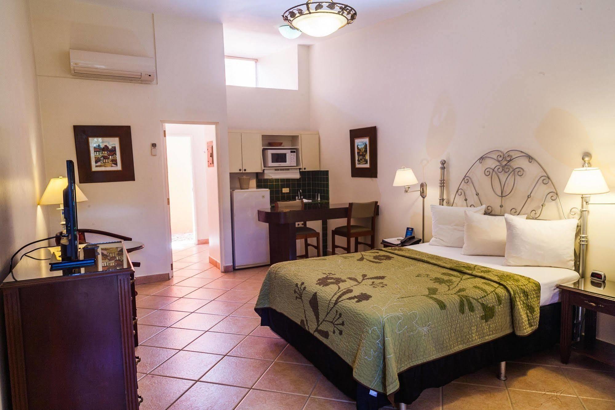 Hotel El Almendro Манагуа Экстерьер фото